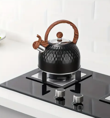 Whistling Kettle W Wooden details