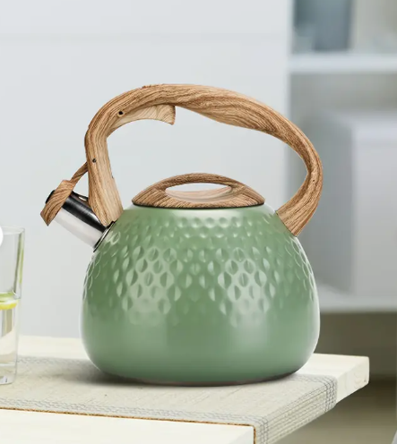 Whistling Kettle W Wooden details